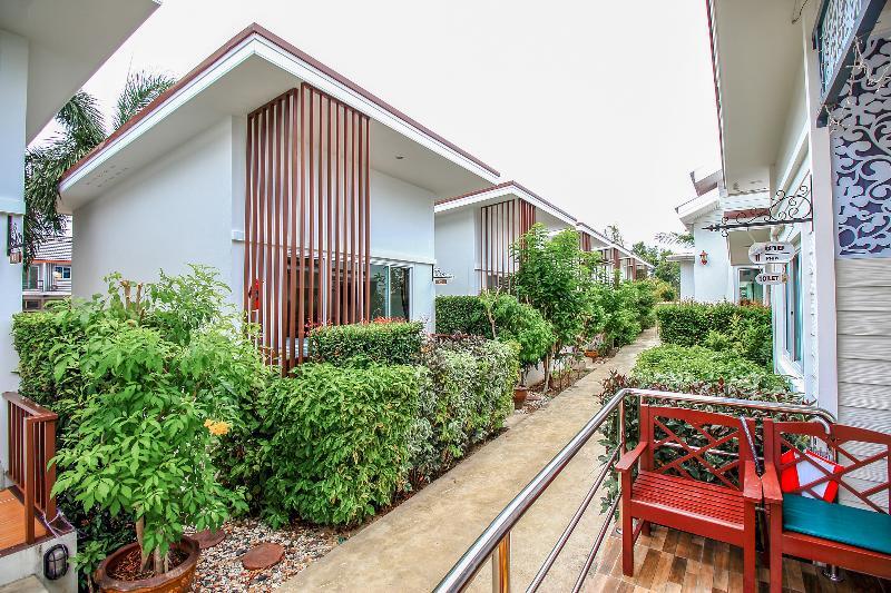 Baanloksouylokchay Hotel Hua Hin Bagian luar foto